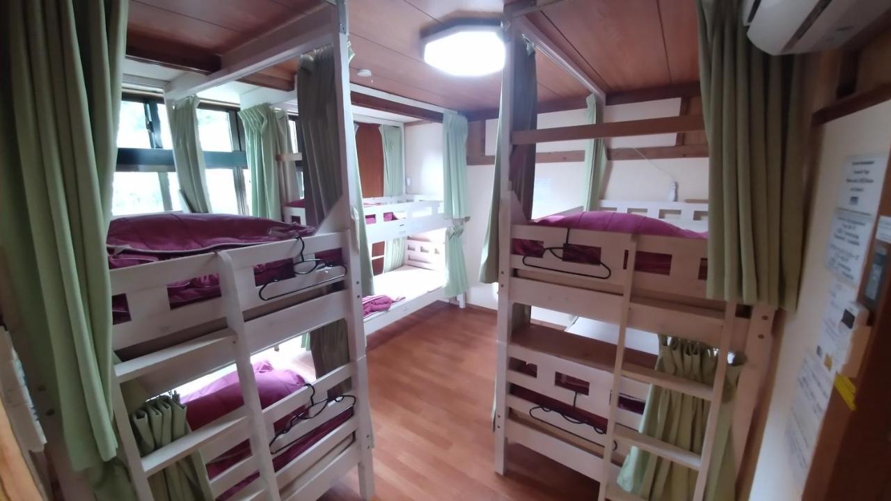 Готель Kerama Backpackers Токасікі Екстер'єр фото